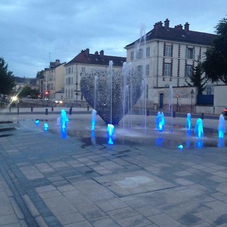 Le St Frobert Au Coeur De Troyesアパートメント エクステリア 写真