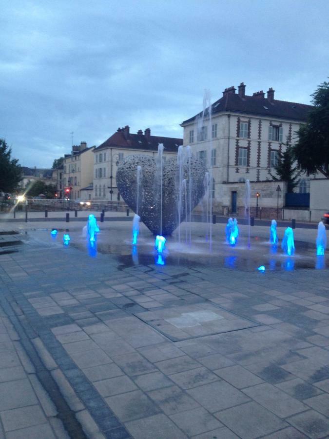 Le St Frobert Au Coeur De Troyesアパートメント エクステリア 写真